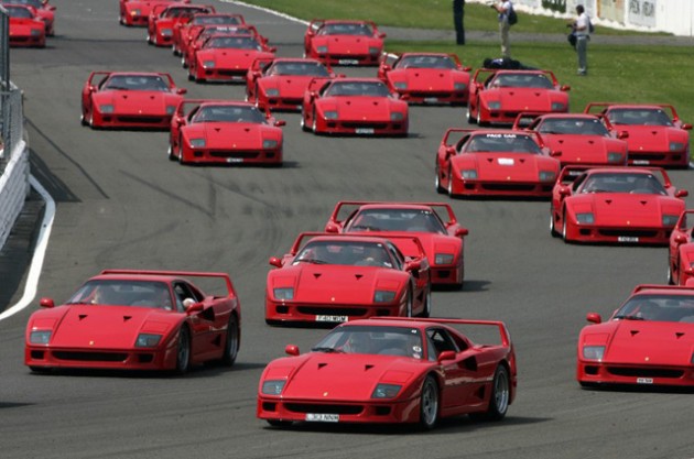 http://performancedrive.com.au/wp-content/uploads/2012/02/Ferrari-F40-Silverstone-Classic-630x417.jpg