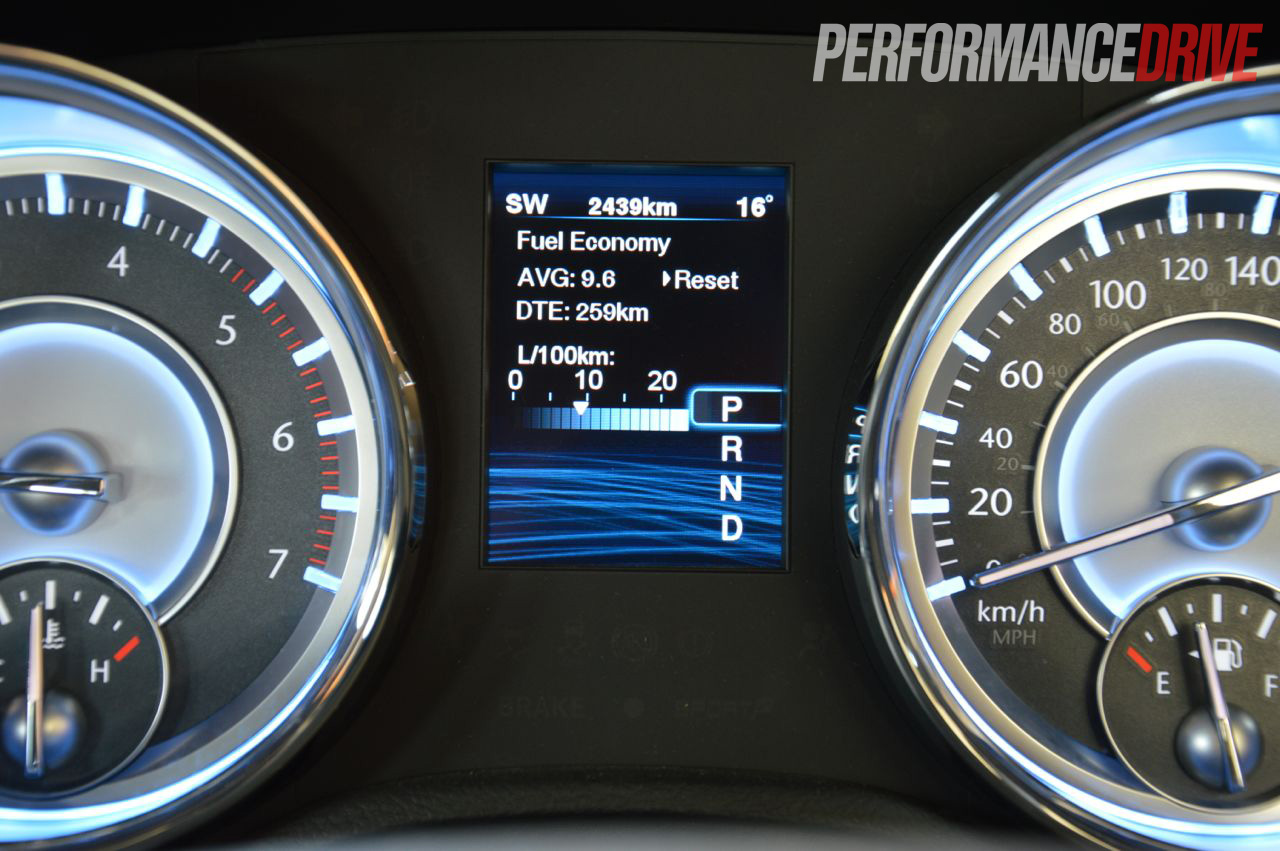 Chrysler 300c 2012 fuel economy