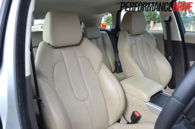 2012 Range Rover Evoque Pure SD4 front seats