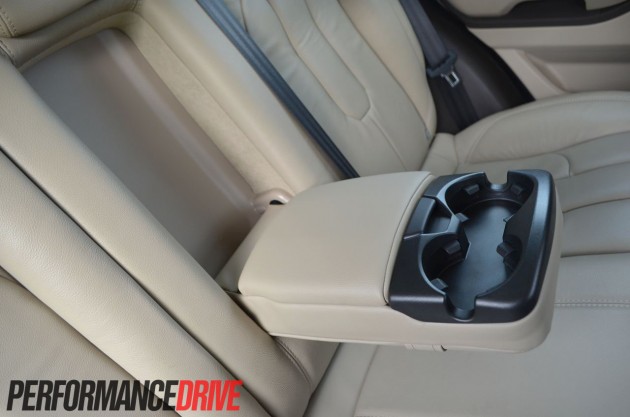 2012 Range Rover Evoque Pure SD4 rear cup holder