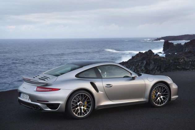 2014 Porsche 911 Turbo rear revealed
