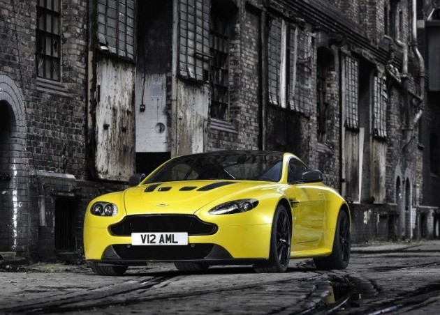 Aston Martin V12 Vantage S-yellow