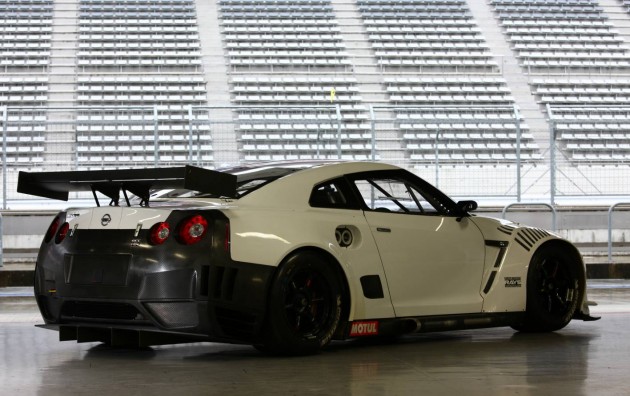 Nismo Nissan GT-R racer-rear