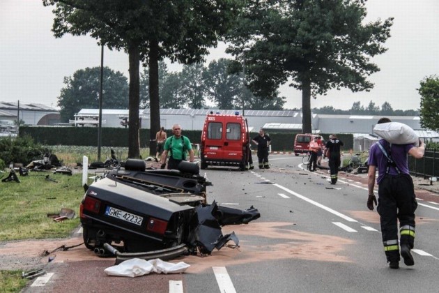Audi S8 crash splits car in half-Netherlands-1