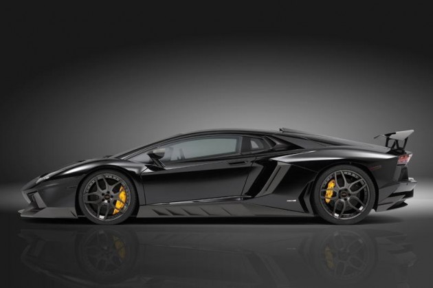 Novitec Lamborghini Aventador black-side