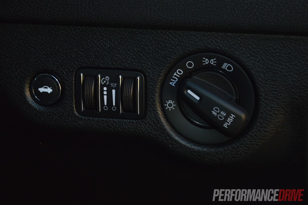 Chrysler 300c headlight adjustment #3