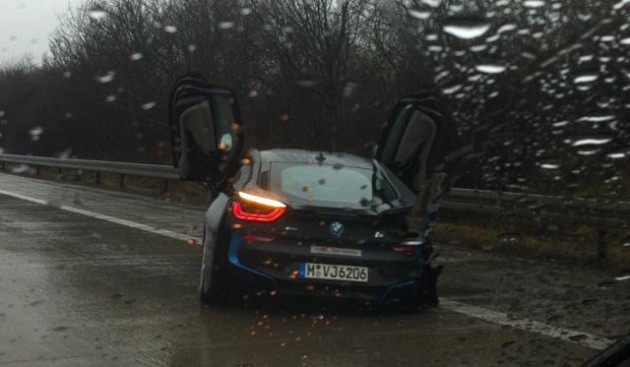 BMW i8 prototype crash