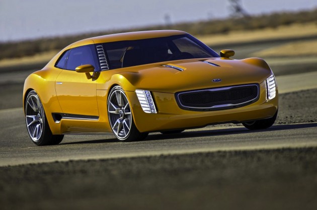 Kia GT4 concept-cornering