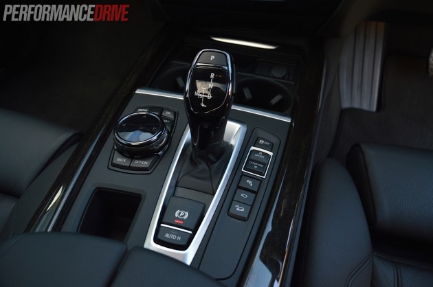 2014 BMW X5 xDrive50i-centre console