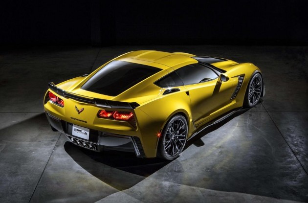 2015-Chevrolet-Corvette-Z06-rear