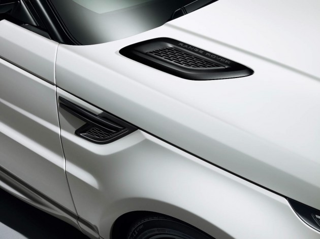 Range Rover Sport Stealth Pack front guard vent