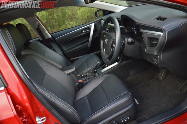 2014 Toyota Corolla ZR sedan-front seats