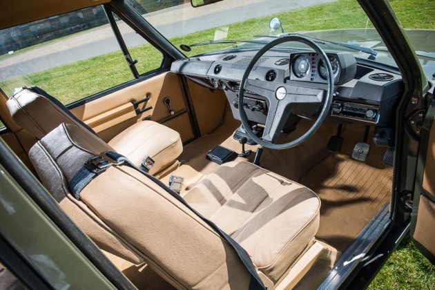 1970 Range Rover 001-interior