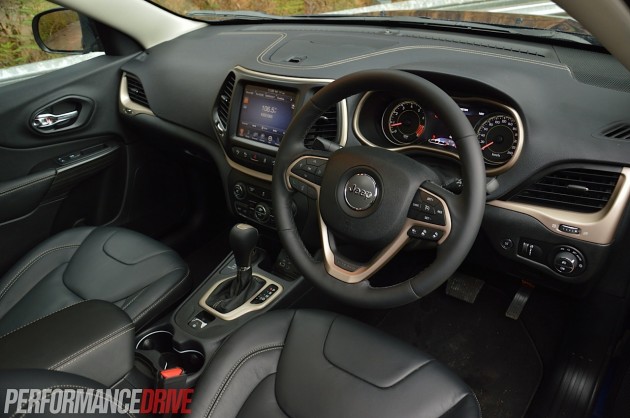 2014 Jeep Cherokee Limited-interior