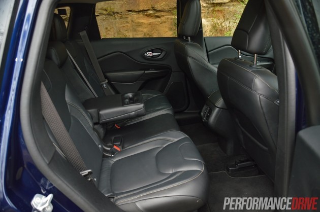 2014 Jeep Cherokee Limited-rear seats