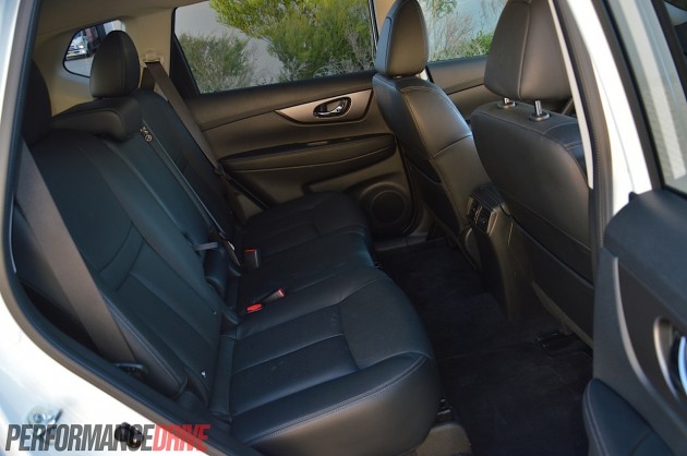 2014 Nissan X-Trail ST-L-rear seats