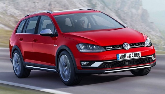 2015 Volkswagen Golf Alltrack driving