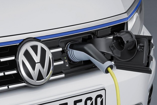 Volkswagen Passat GTE plug