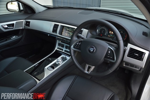 2014 Jaguar XF S Luxury-interior