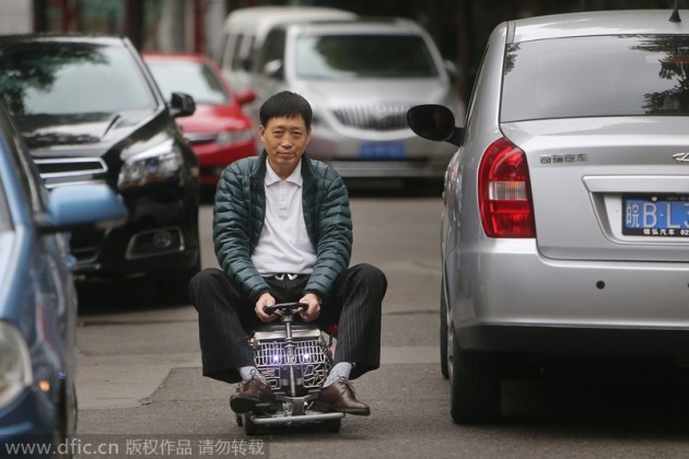 Shanghai man builds mini-car-5