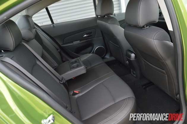 2015 Holden Cruze SRi-rear seats