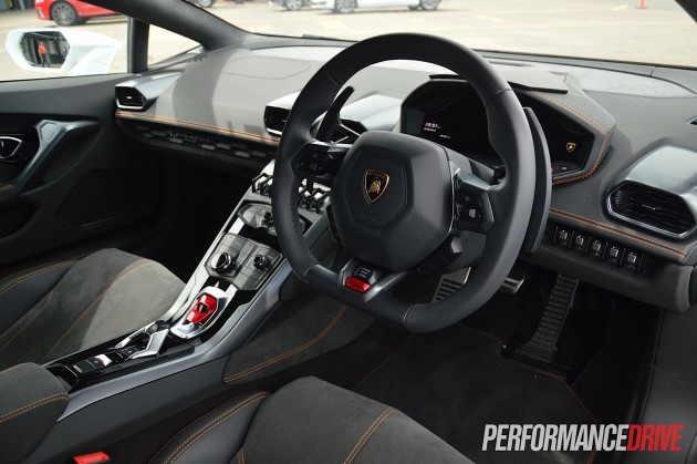 Lamborghini Huracan-interior