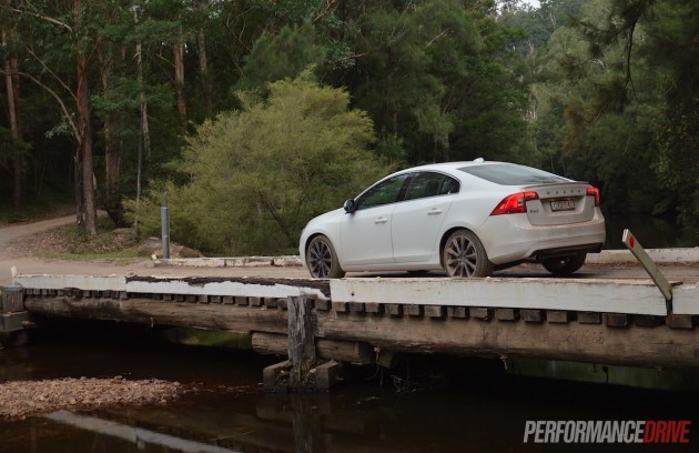 2015 Volvo S60 T4 Sprint Edition-driving