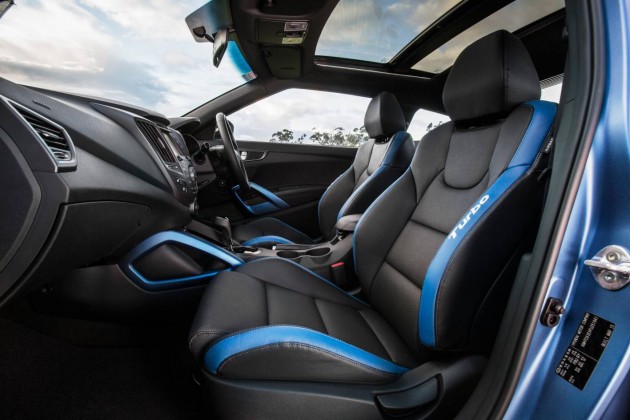 2015 Hyundai Veloster SR Turbo Series II-interior