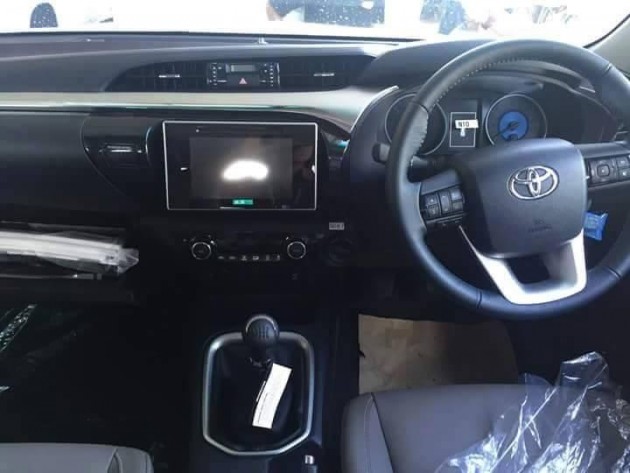 2016 Toyota HiLux dash