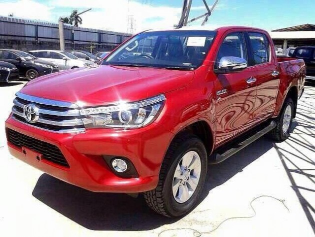 2016 Toyota HiLux red