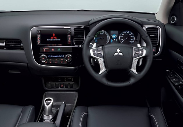 2016 Mitsubishi Outlander PHEV-interior