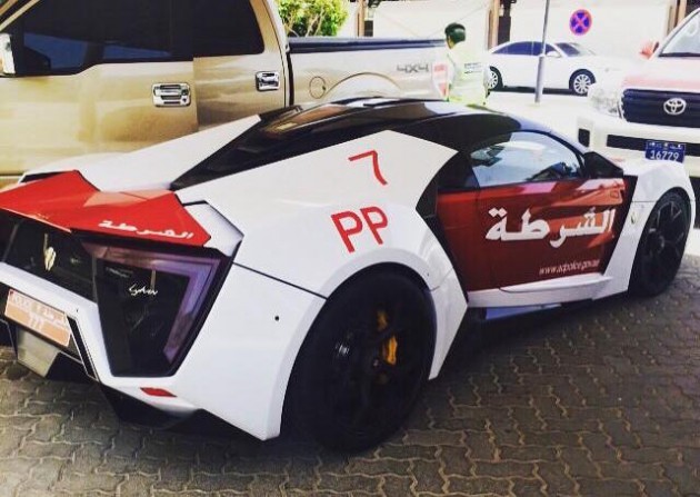 Lykan Hypersport Dubai police-rear