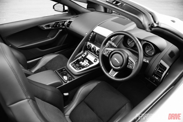 2015 Jaguar F-Type-interior