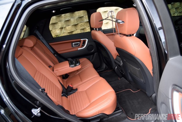2015 Land Rover Discovery Sport HSE-rear seats