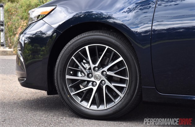2016 Lexus ES 350 Sports Luxury-17in wheels