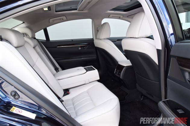 2016 Lexus ES 350 Sports Luxury-rear seats