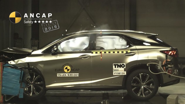 2016 Lexus RX crash test