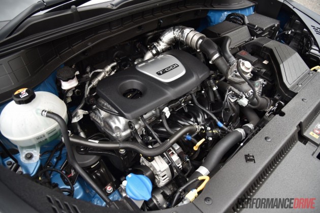 2015-Hyundai-Tucson-Elite-1.6T-engine
