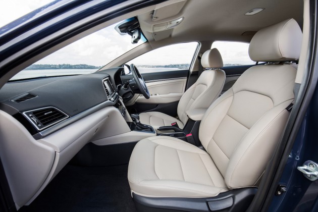 2016 Hyundai Elantra Elite-seats