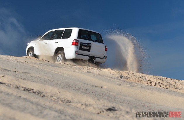 2016 Toyota LandCruiser GX-sand driving