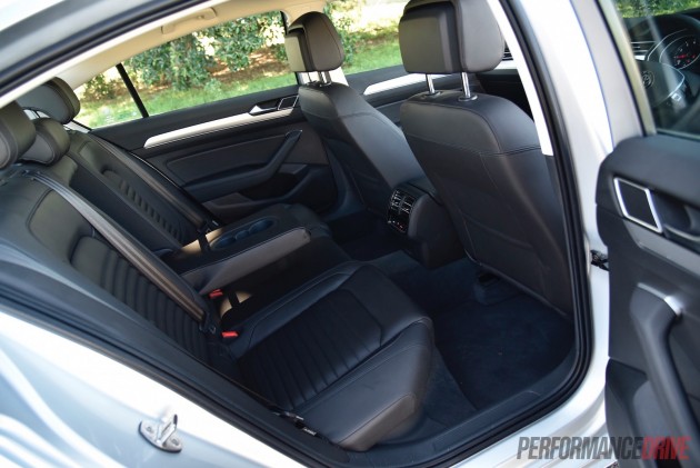 2016 Volkswagen Passat 132TSI Comfortline-rear seats