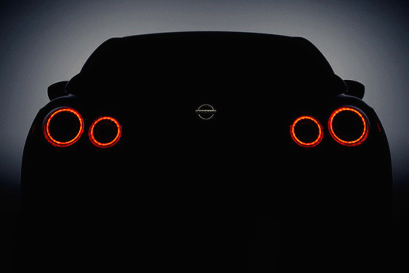 2017-Nissan-GT-R-teaser.jpg