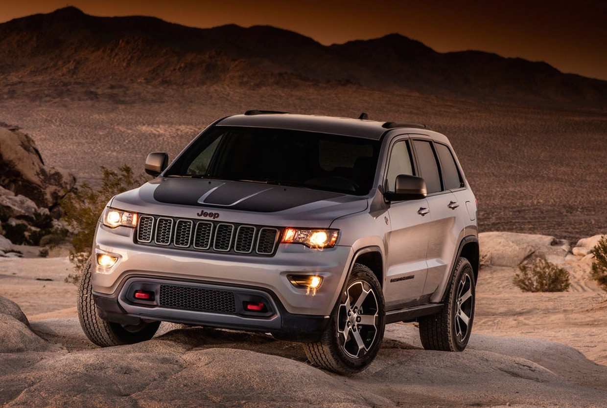 2017 Jeep Grand Cherokee Trailhawk leaks out early