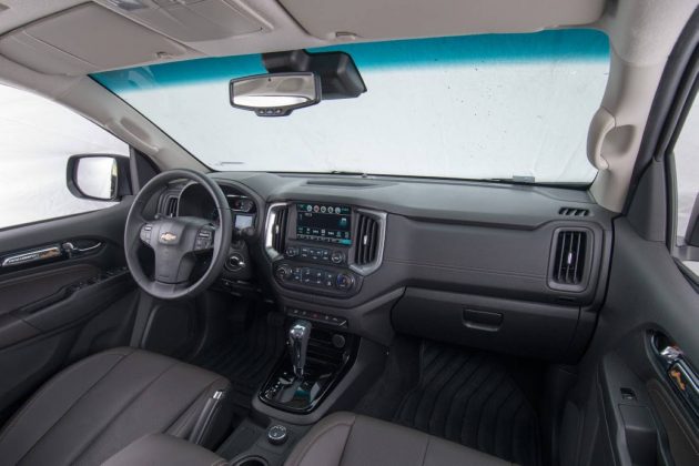 2017 Holden Colorado-interior