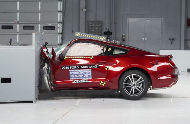 2016 Ford Mustang crash test