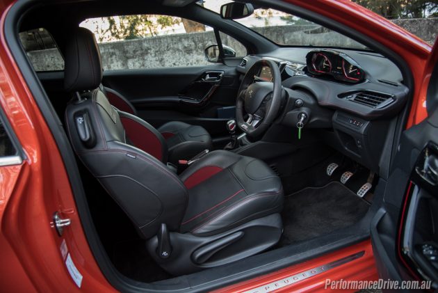 2016 Peugeot 208 GTI-interior