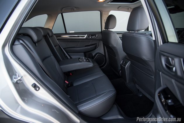 2016 Subaru Outback 3.6R-rear seats