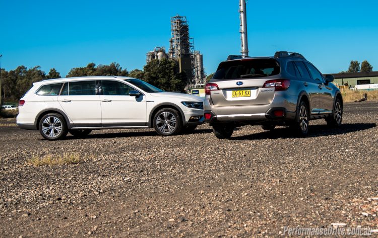 2016 Subaru Outback vs Volkswagen Passat Alltrack-4