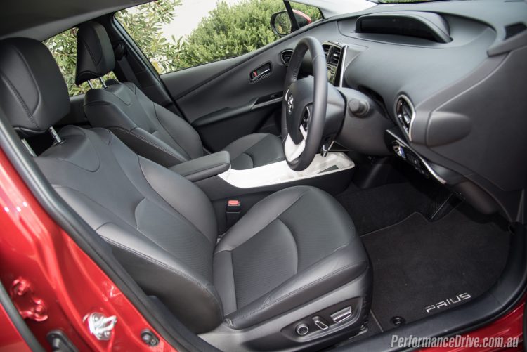 2016 Toyota Prius-seats