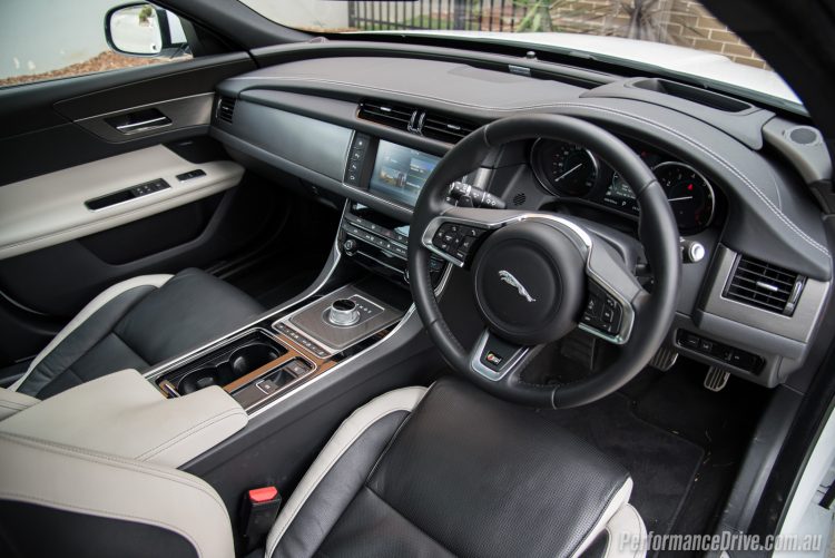 2016 Jaguar XF S 35t-interior